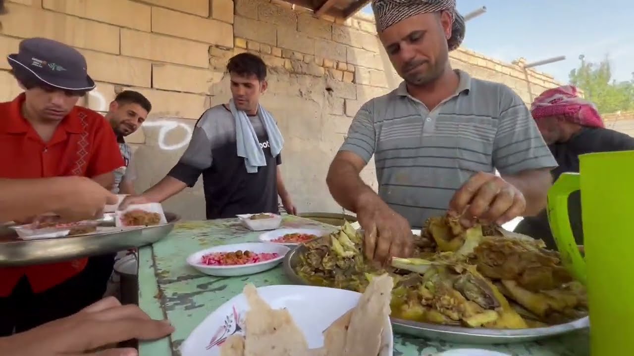 توزيع الغداء 10 صفر في زيارة الاربعين | 2025 موكب عطاشى كربلاء اهالي الديوانية