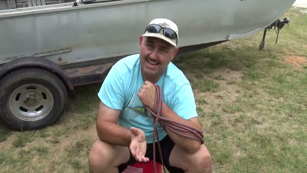 Easiest way for tying your boat anchor rope.  #boating #fishing #boat