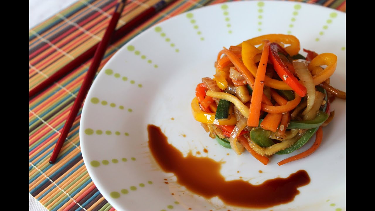 Wok de verduras salteadas con salsa de soja | Stir-fried vegetables with soy sauce