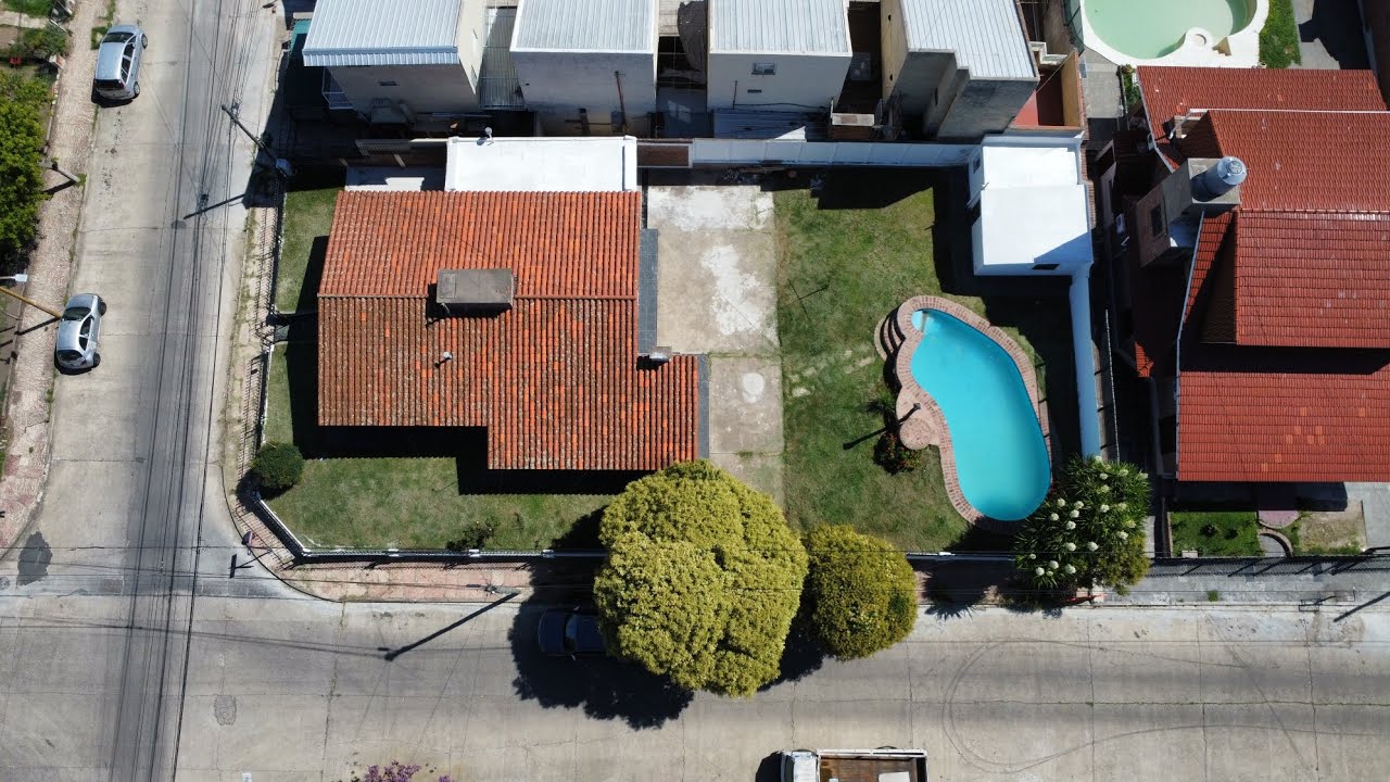 VENTA: Casa + departamento - 4 dormitorios 2 baños - pileta y patio - Villa Carlos Paz - Córdoba 