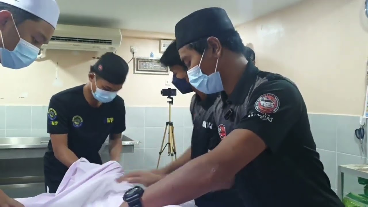 Anak Muda Berwibawa Kerana Mampu Menguruskan Jenazah💪