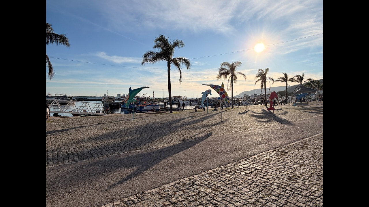 Apartamento T3 com varanda para venda em Setúbal.