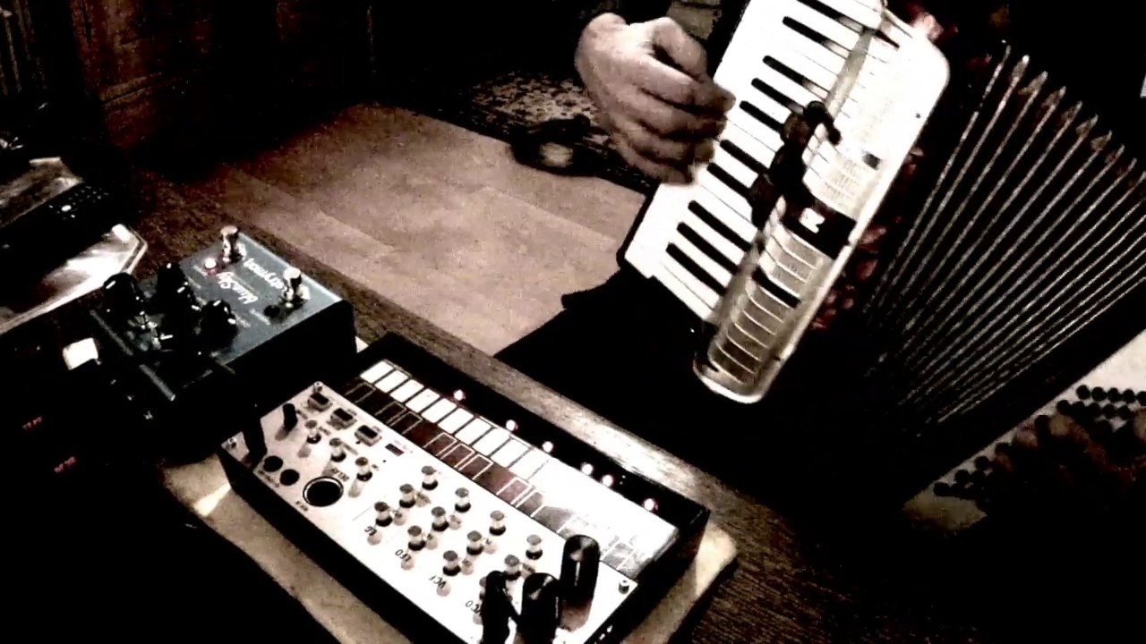 Volca meets 48 Bass by Mika Swuk