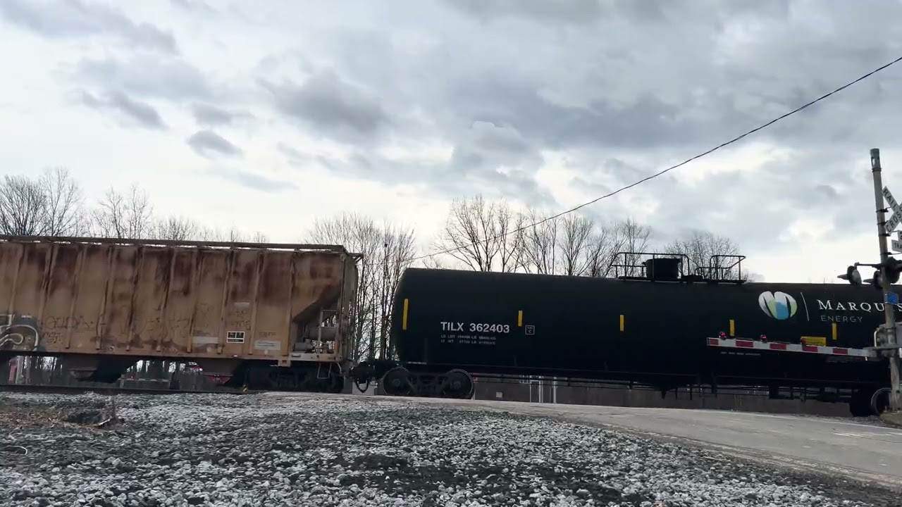 CSX freight train with 3 Ex-BNSF D9-44CWs in Perry, OH