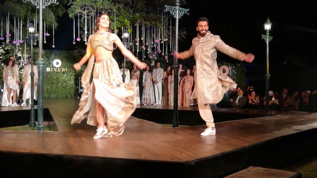 Ranveer Singh & Vaani Kapoor's dance party at Diva'ni show!