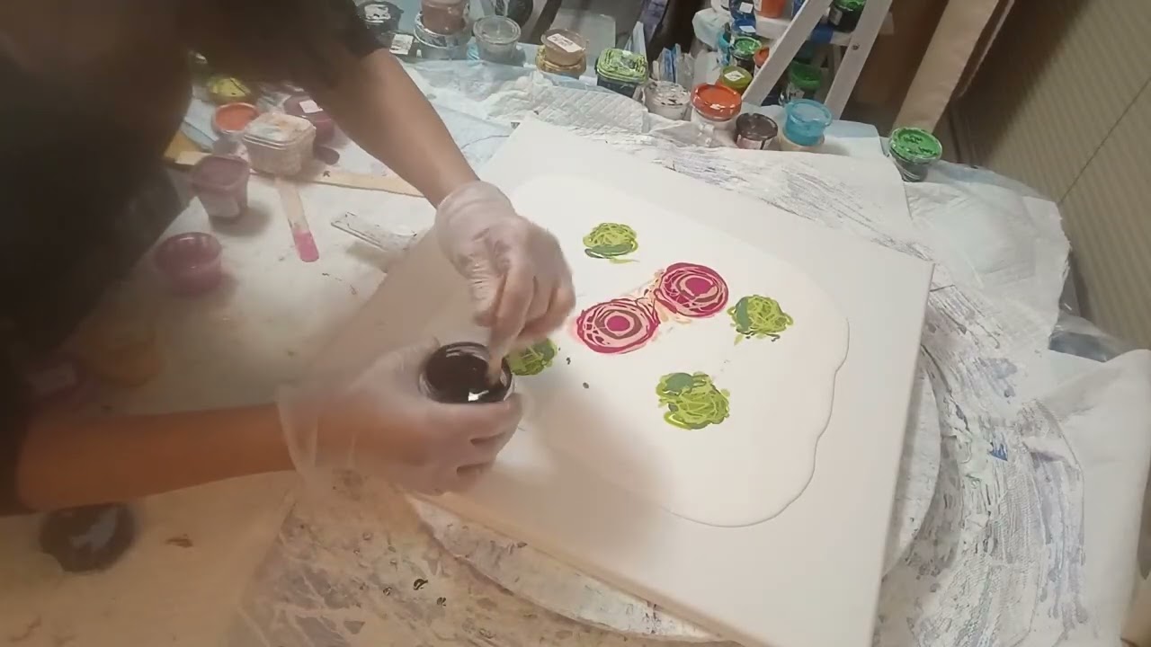Let's deconstruct some blooms #contemporaryart 