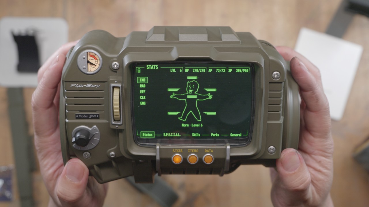 Обзор реплики волшебной палочки Pip-Boy 3000 от Fallout 3!