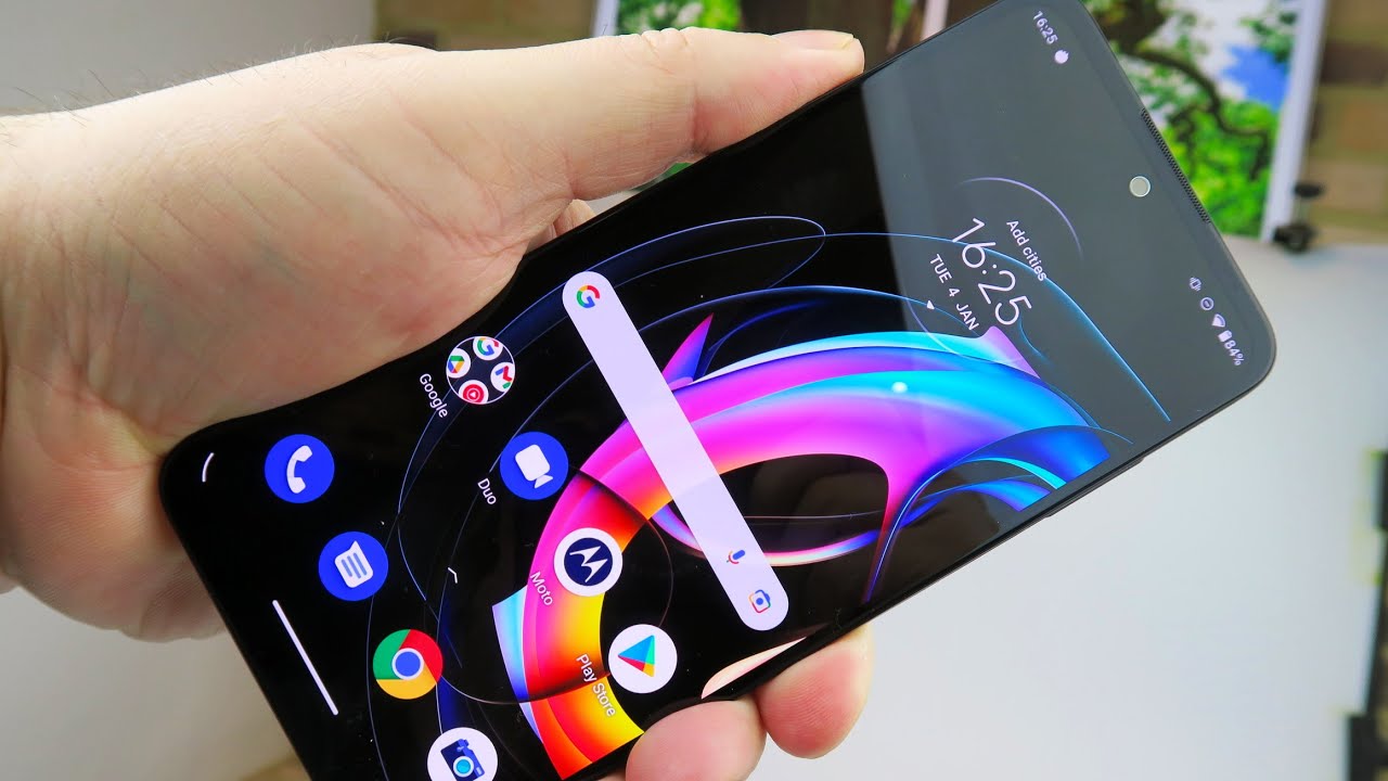 Motorola EDGE 20 Lite Review în Limba Română (telefoane cu cameră de 108MP, display OLED de 90Hz)