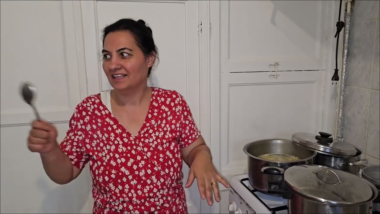 Am pregatir mancare si va dorim o zi minunata 