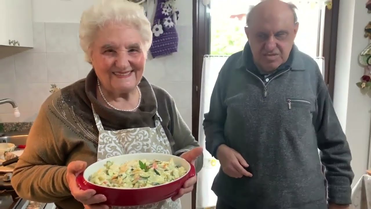 Pasta fatta in casa in 30 minuti: zucchine, carota, cipolla e ricotta.