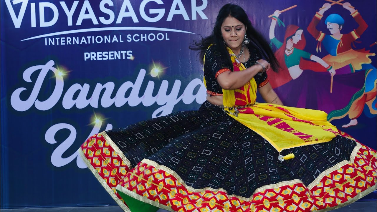 Dholida X Khalasi X Kaaliyo X Dholida Dhol Baje | Garba Mashup | Perform By Anshu Rawat | ASK |