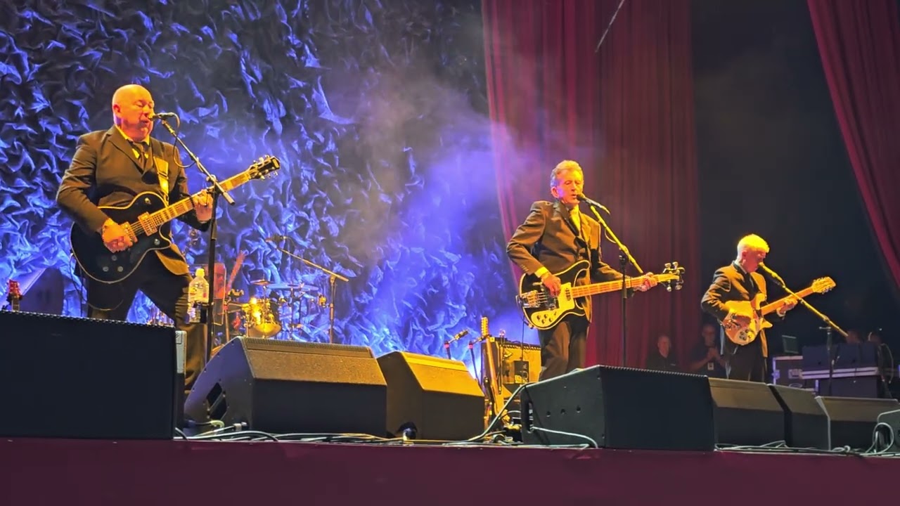 Glastonbury 2025 The Searchers 