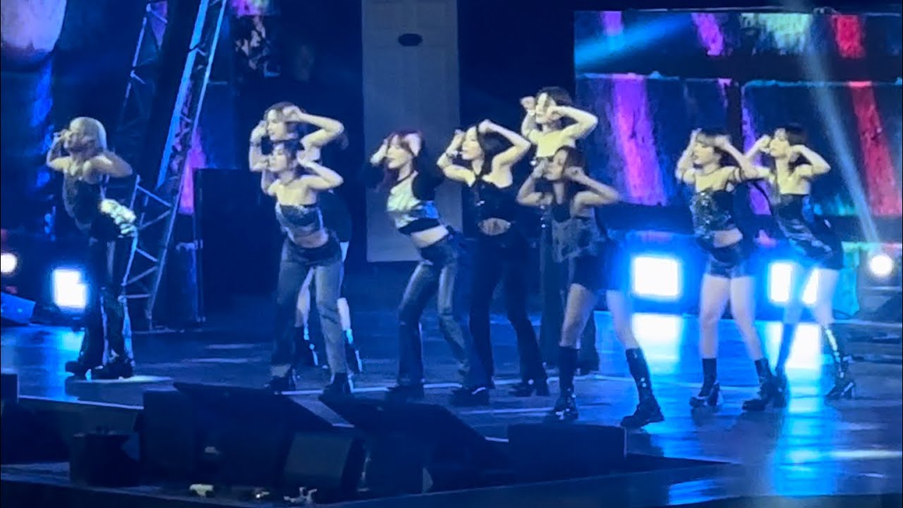 KEP1ER - INTRO + GIDDY - AAA AWARDS 2023 (fancam)