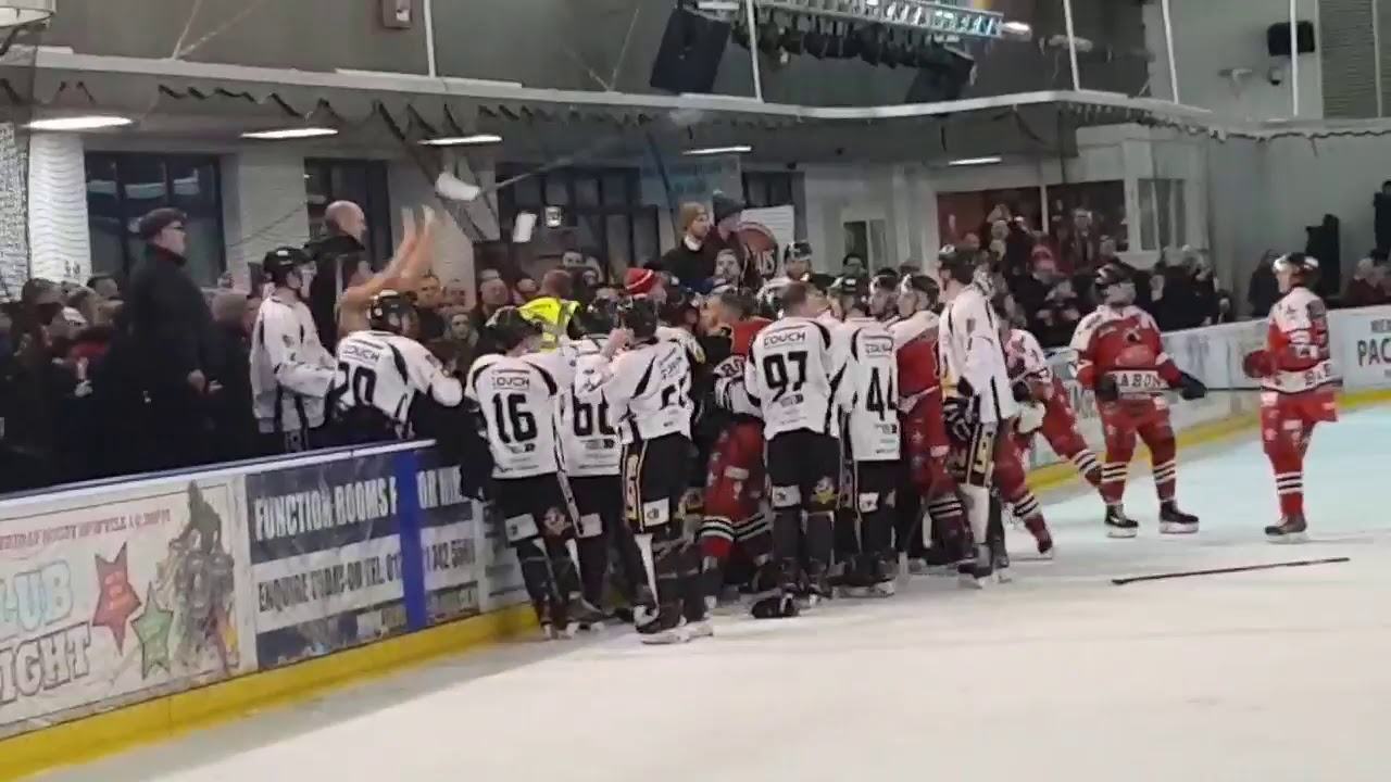 Solihull Barons vs Nottingham Lions NIHL Brawl (Elliot Farrell vs Tyler Poole)  3-2-19