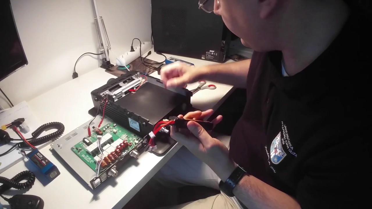 Yaesu FT-897D + internal LDG YT-100 tuner + internal LiPo battery!