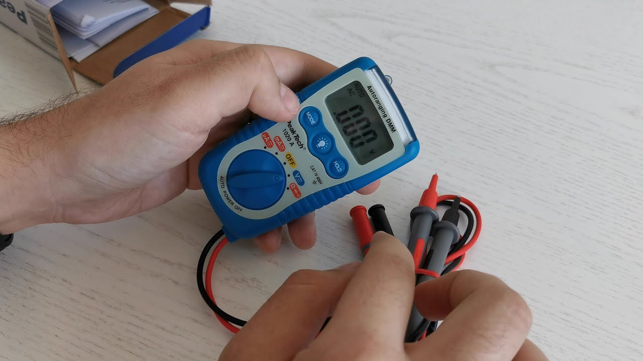 PeakTech P 1020 A mini AC / DC multimeter with automatic fuse and flashlight - review and quick test