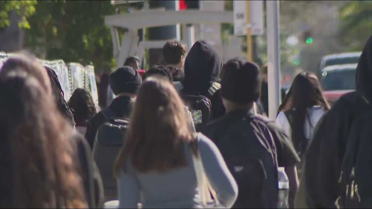 Broward students push back as district plans gym graduations for dozens of schools