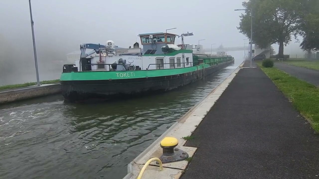 MWM Diesel Sound beim Anlassen & Ausfahren aus der Schleuse 
