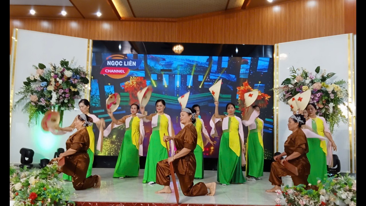 TRẨY HỘI XUÂN-DÂN CA QUAN HỌ BẮC NINH-TRÌNH BÀY-ĐỘI VĂN NGHỆ NHƯ XUÂN-CAMERA&DỰNG PHIM-ĐỖ ANH TUẤN