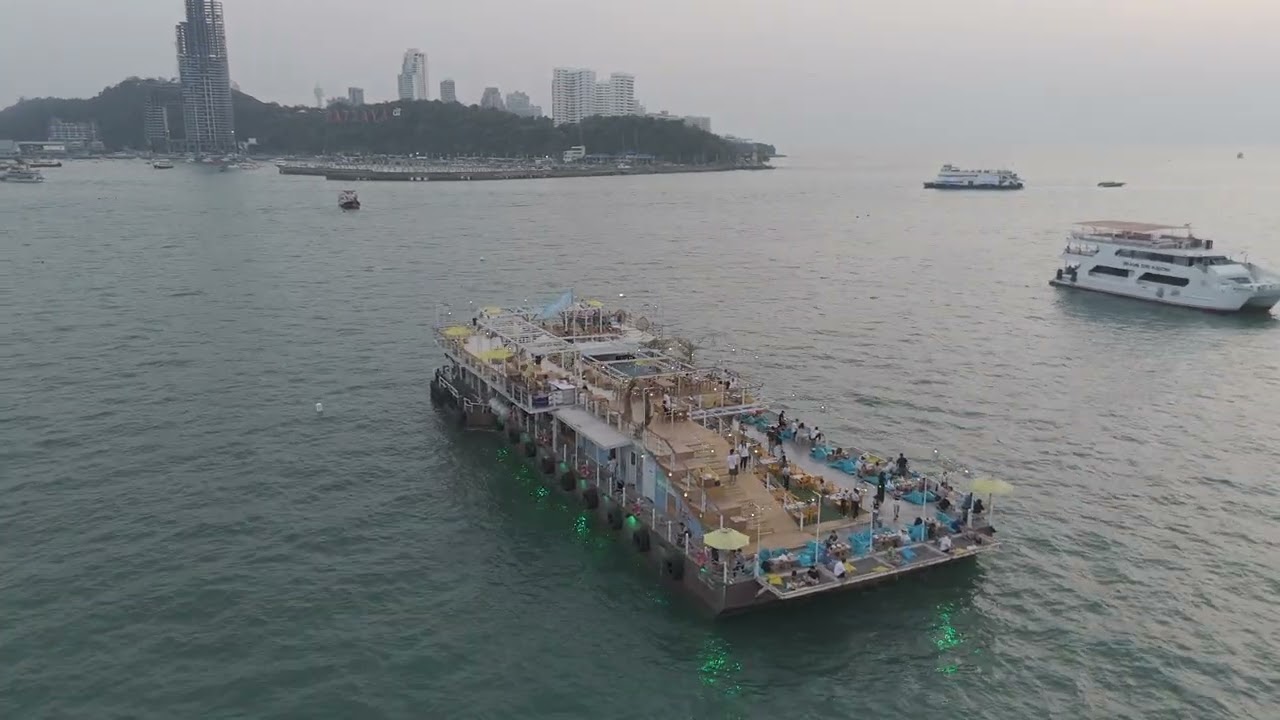TAPPIA FLOATING CAFE PATTAYA 2025 THAILAND   4K