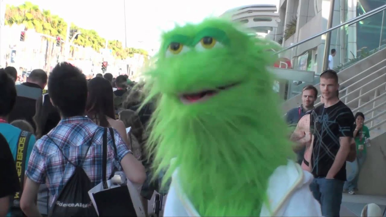 Sexy Cosplayers interviewed by Stoner Puppet -- Animal Trash