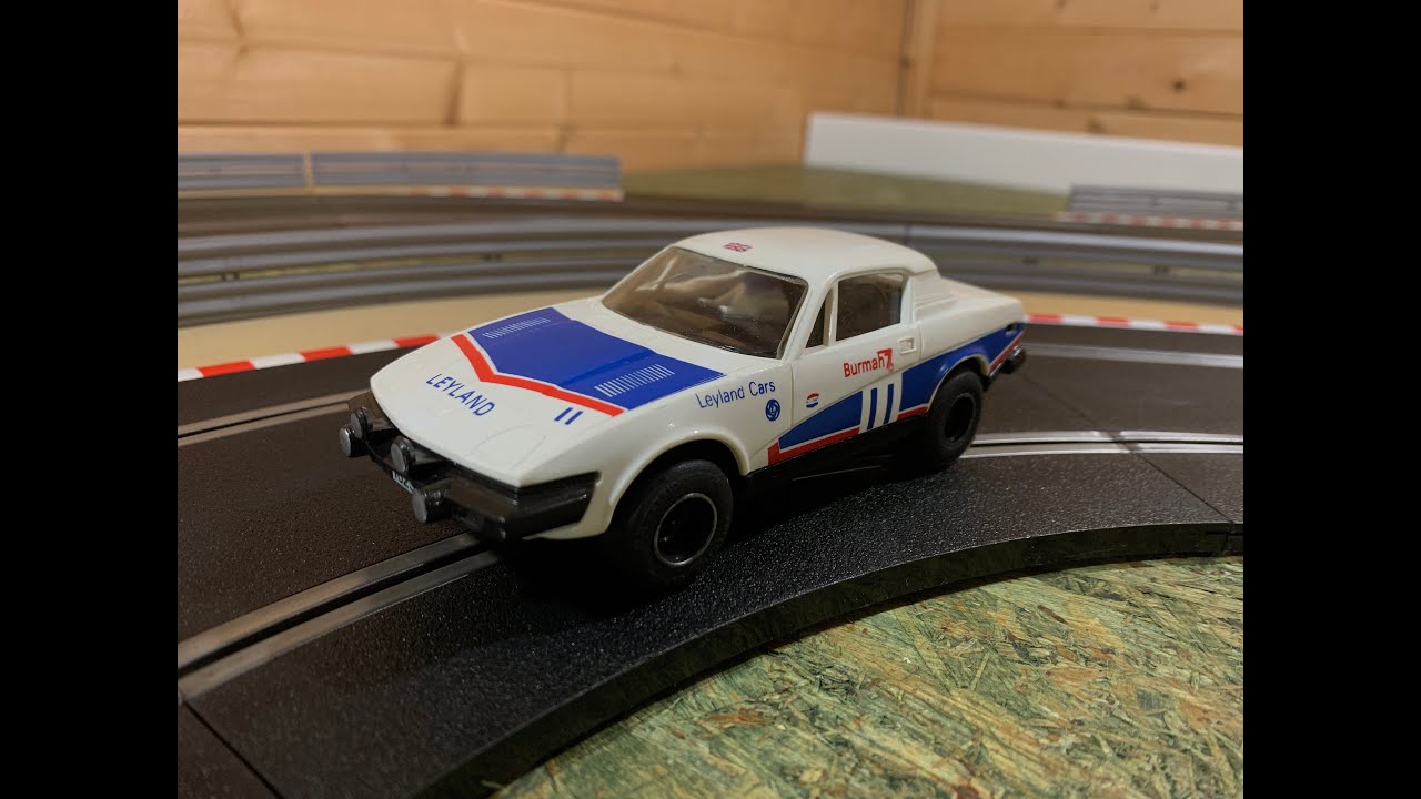 A 2023 Review and track test of the Scalextric Triumph TR7 model C130
