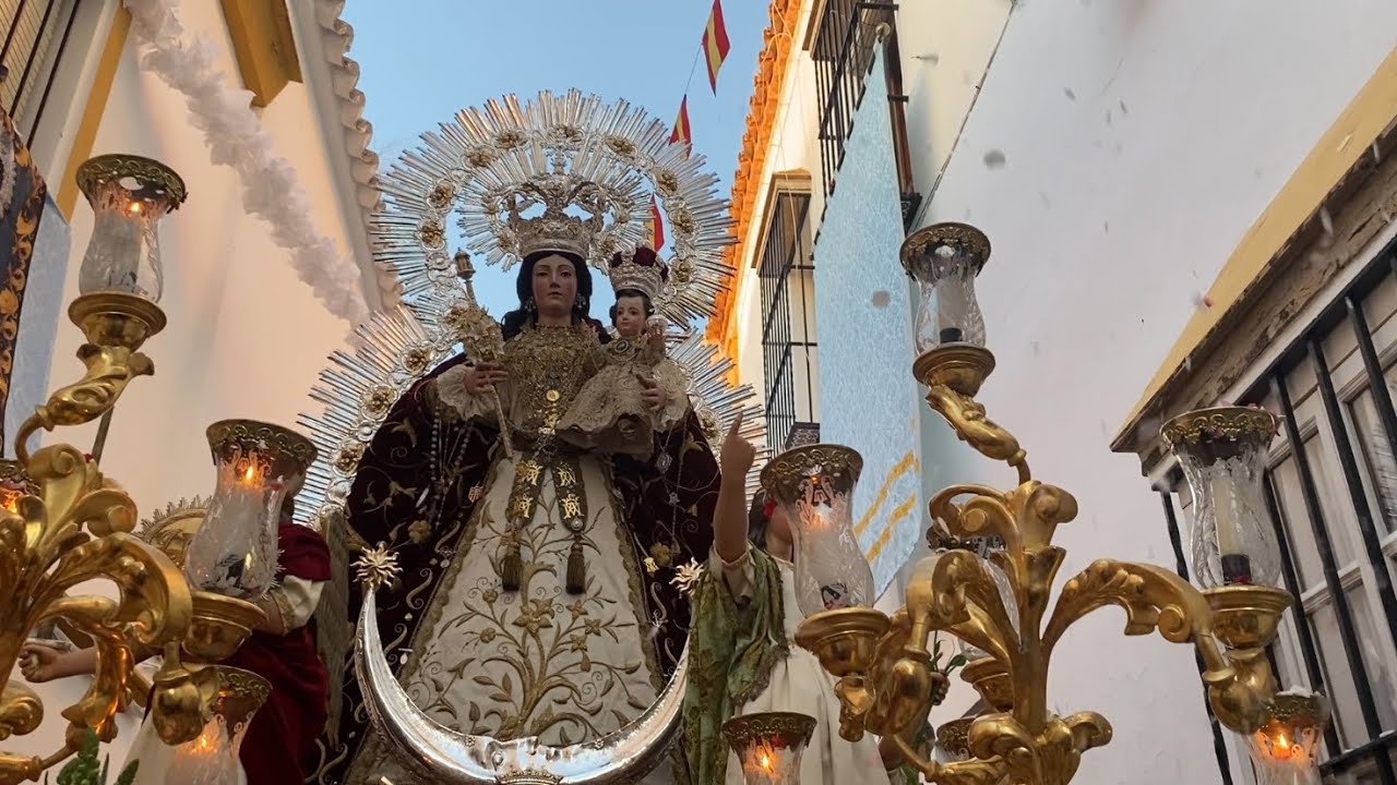 Salida procesional de la virgen del Rosario de la hermandad del Cristo, de San Pedro de Marchena