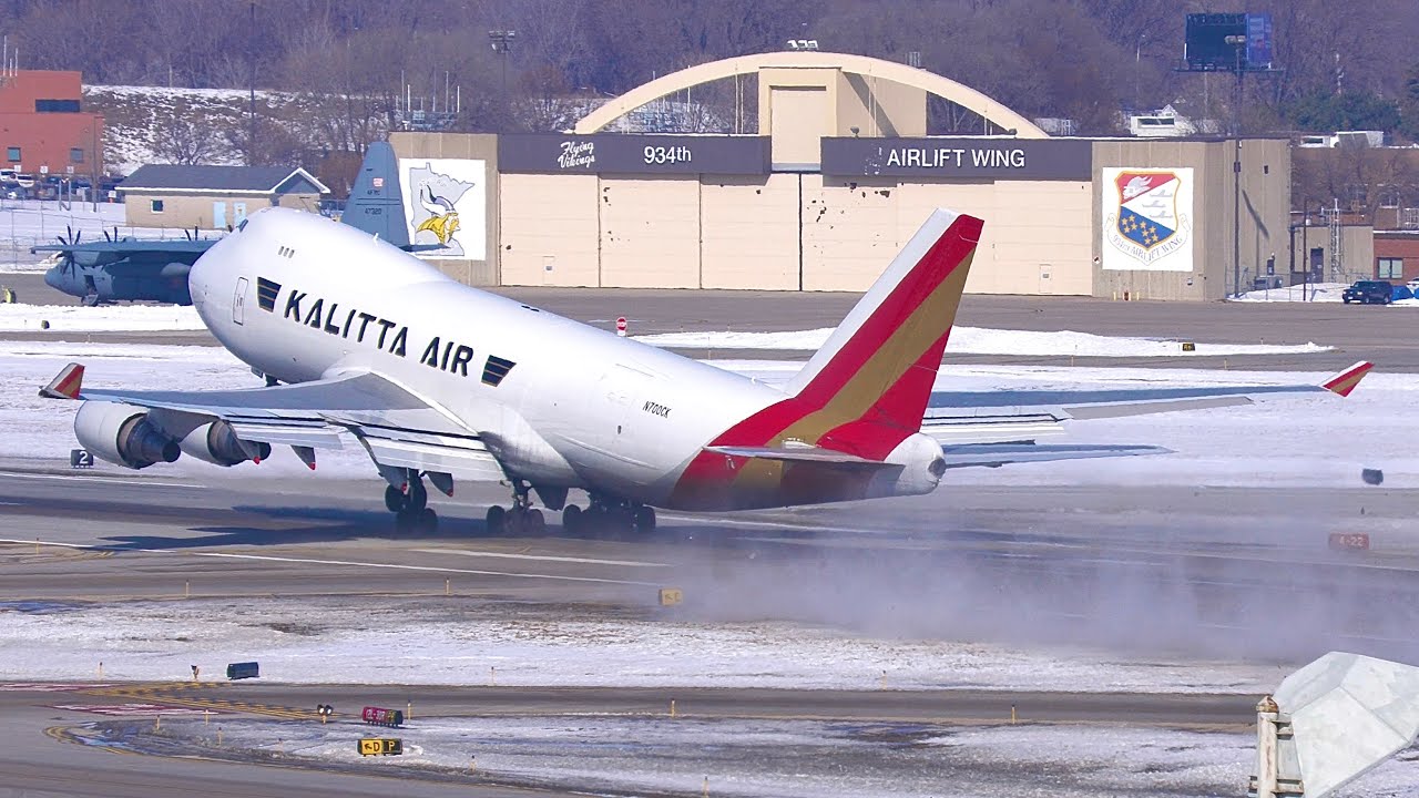 Kalitta Air Boeing 747-400 SNOWBLAST Takeoff | MSP