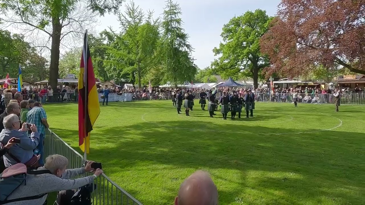 The Owl Town Pipe and Drum Band - Grade 4 - Highland Gathering Peine 2024