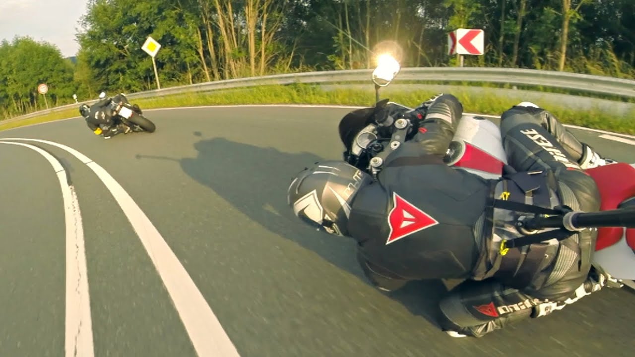R6 chasing GSXR 1000 Best 3rd Person View