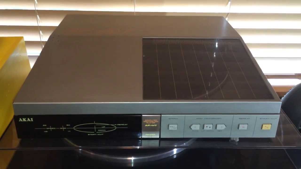 Demonstration of Akai AP-M7 linear tracking turntable