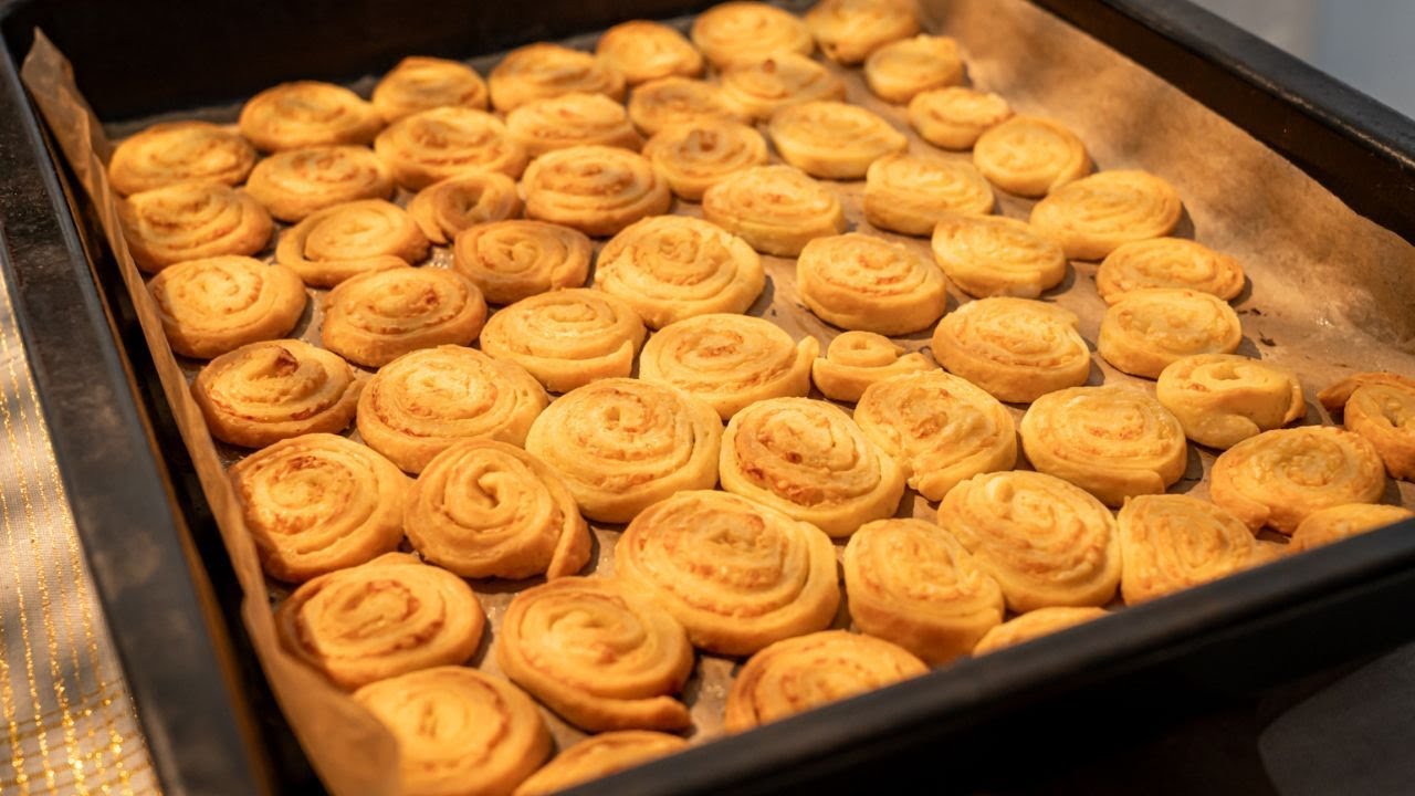 Delicious crispy cheese swirl biscuits, a wonderful snack for any occasion
