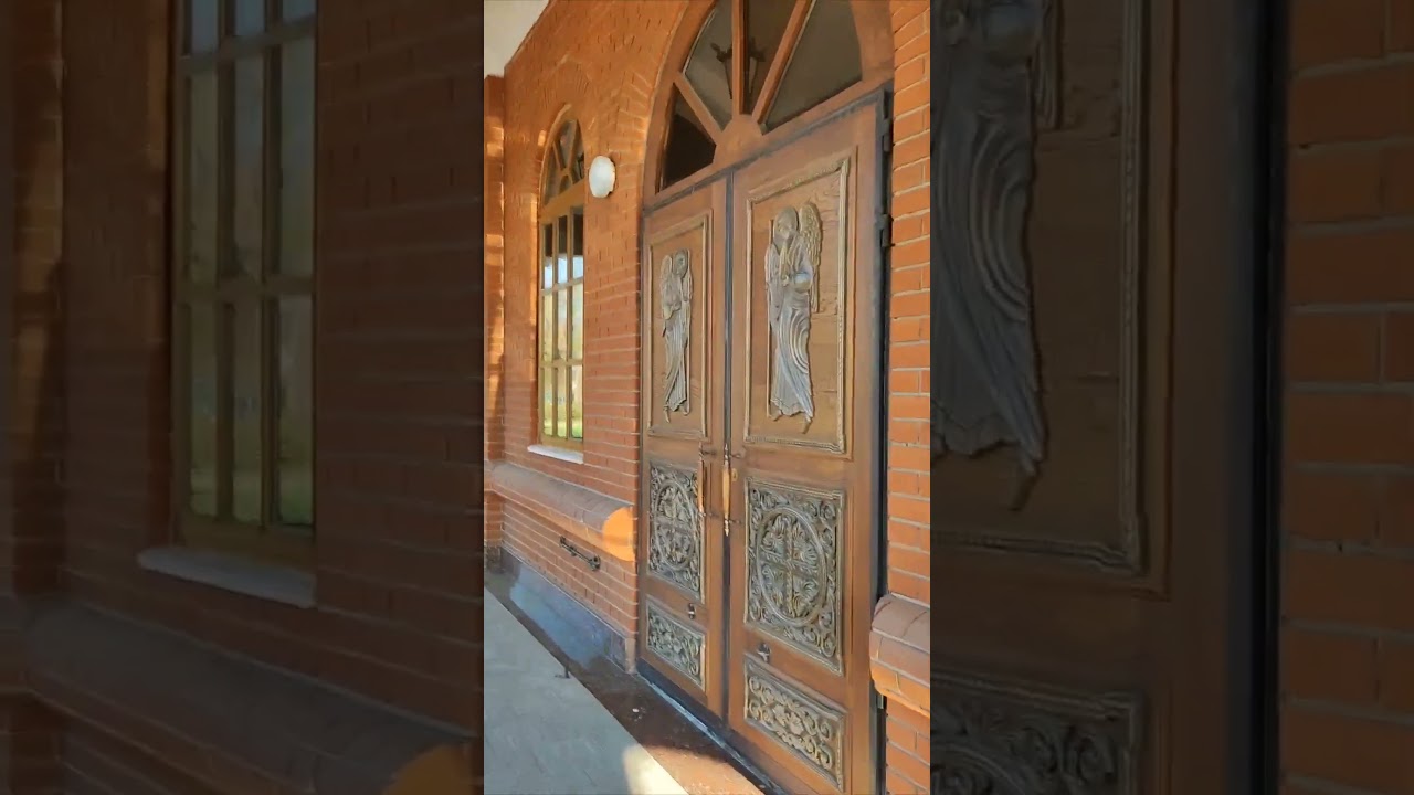 В великолепном Михайло-Архангельском соборе Ижевска