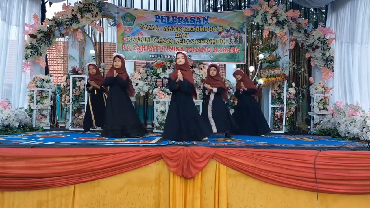 Tarian islami anak anak Ya jamaalu anak..Acara perpisahan kelompok B Ra zahratunnisa