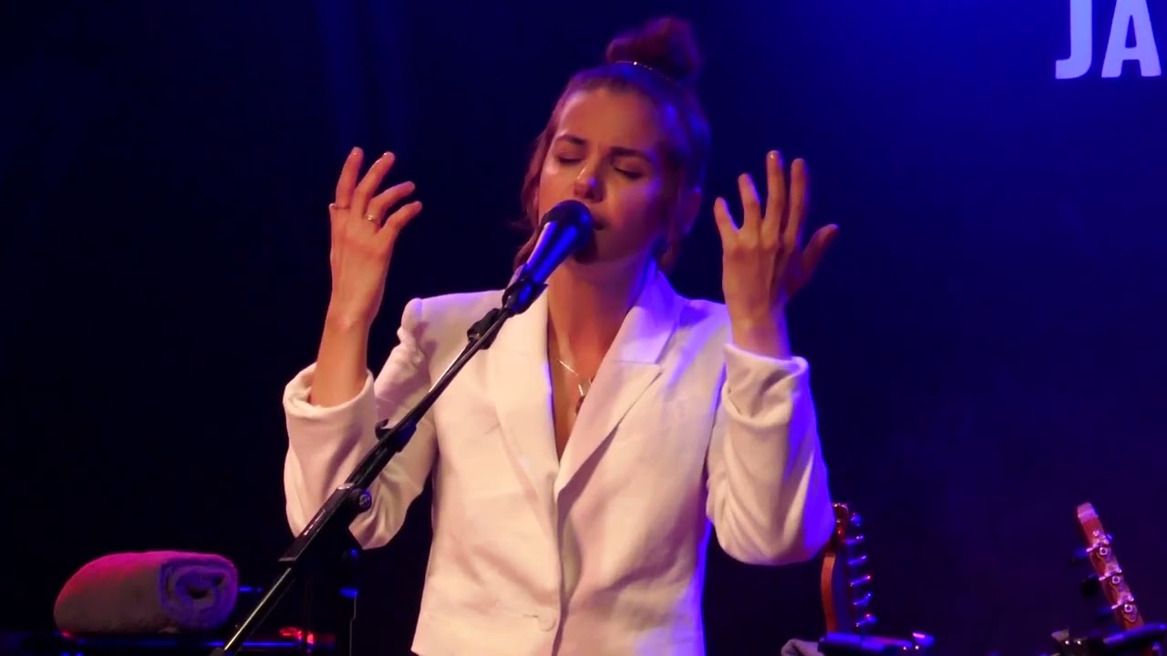 2 - Katie Melua -  Love Takes Miles (Cameron Winter Cover) - Ronnie Scott's Jazz Club - 29 - 10 - 25