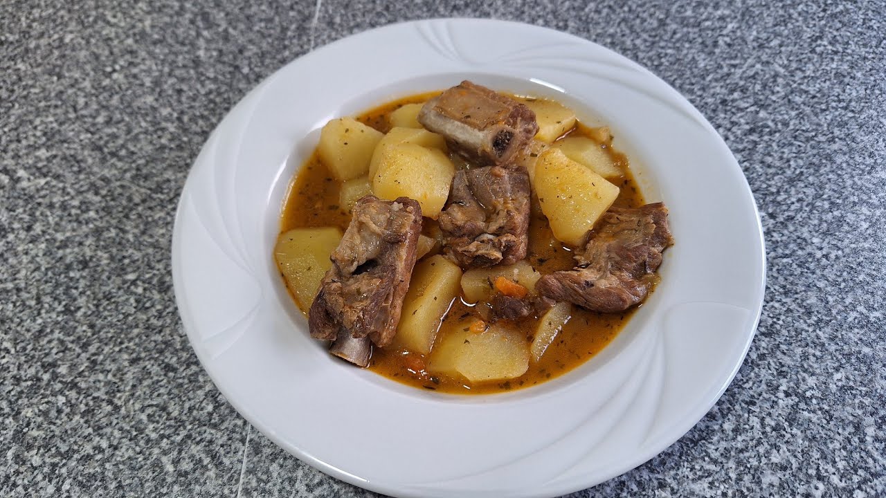 Patatas con costillas de cerdo