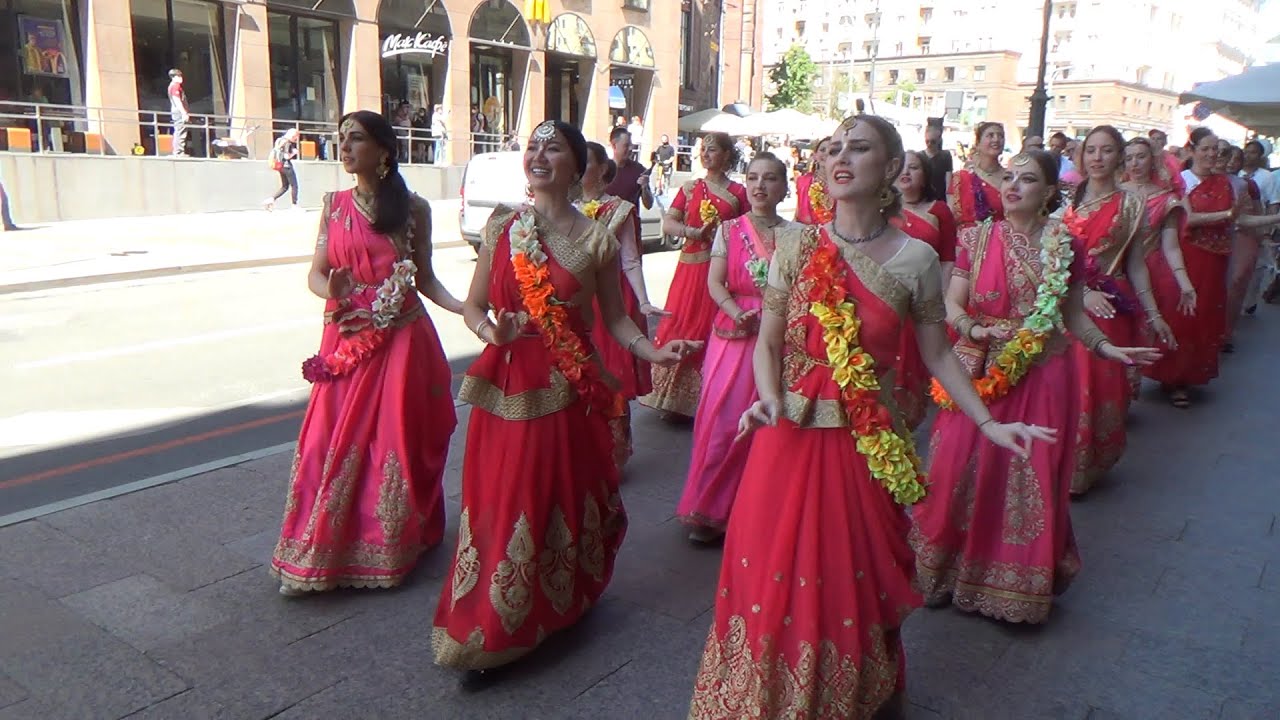 2021 06 05 Харинама Gaura Shakti Кузнецкий Мост (1/2). Harinama in Moscow (Russia)