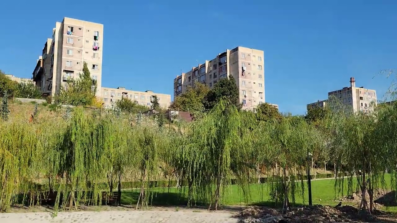 26.10.2025 Tbilisi. Парк в Тэмка и 3-ий микрорайон