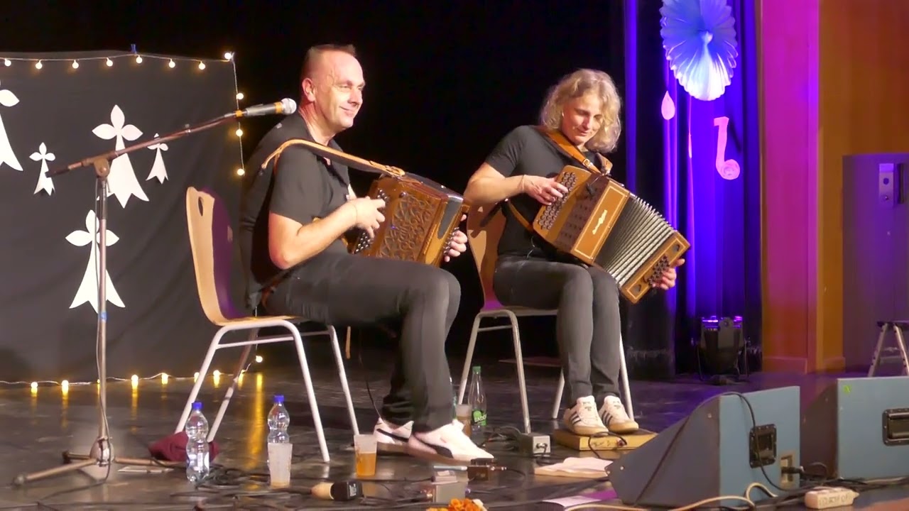 Bal Folk Illkirch 08 03 2025   OLMARO DUO  - Avant Deux de Travers -