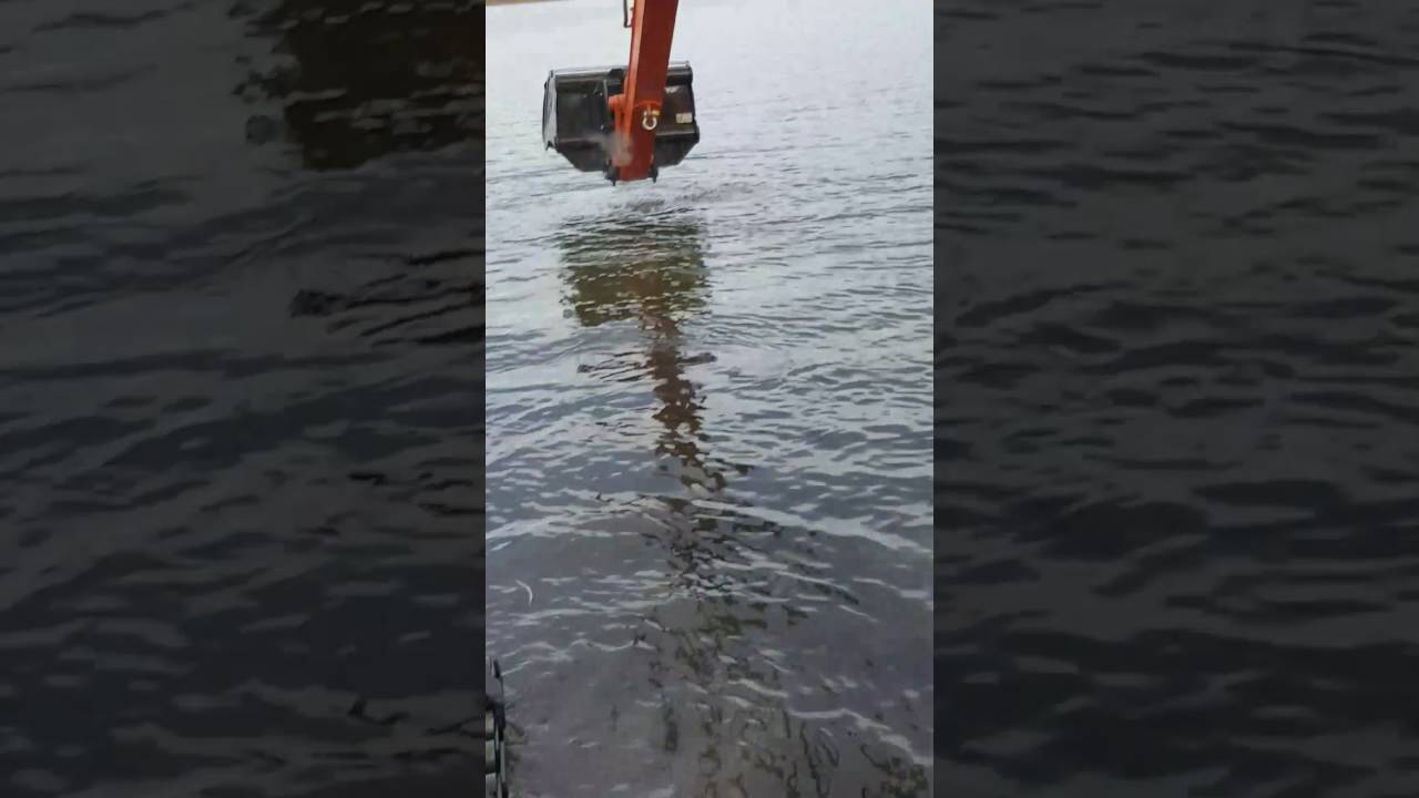 Ponttooni koneen testaus Fbpontoons.com