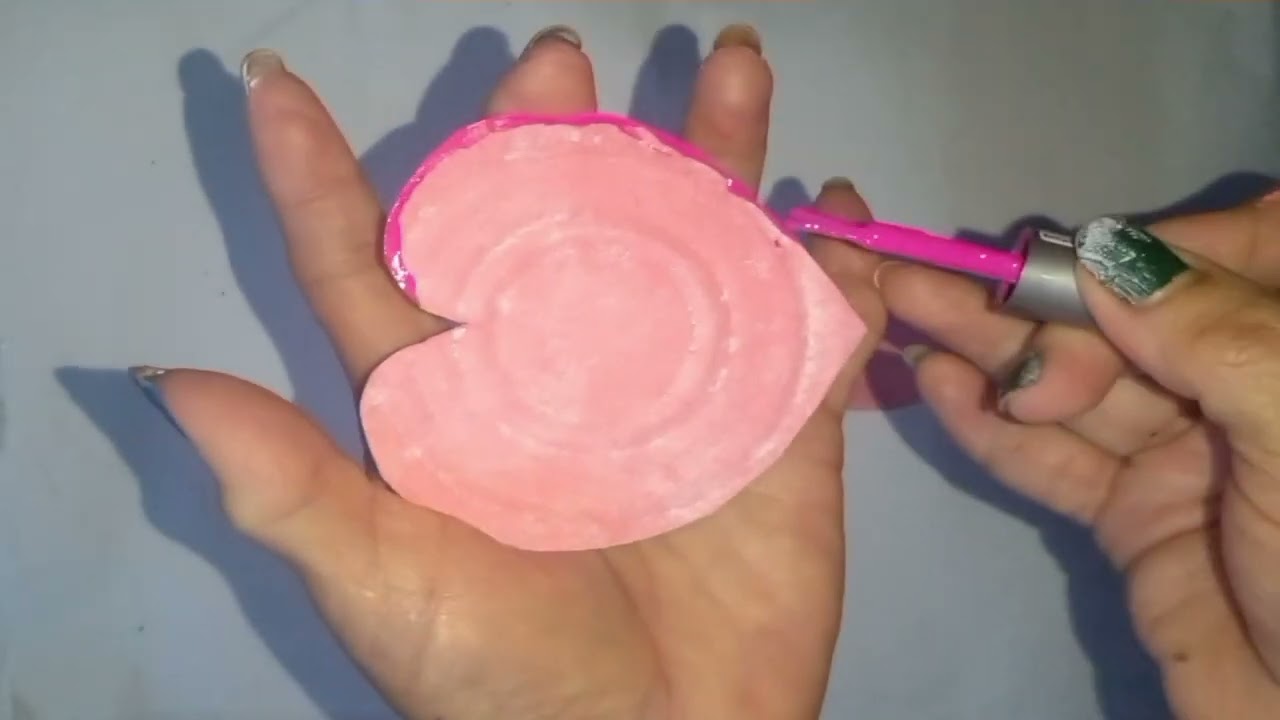 CORAZONES reciclados con latas: colgante DIY fácil para decorar tu espacio #reciclaje #manualidades