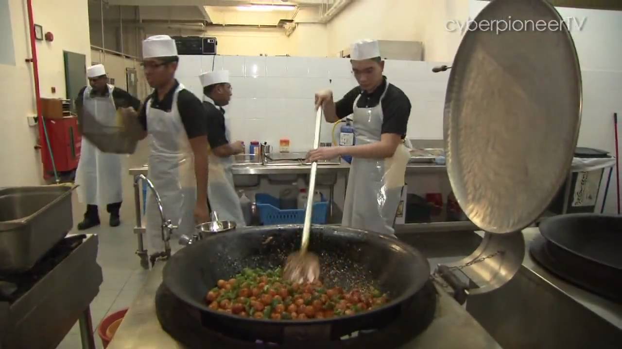 Flying Chefs (Defence Watch Dec 09)