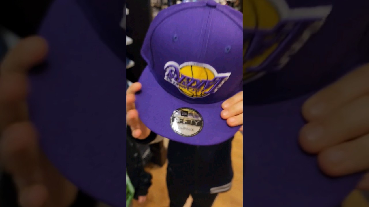 i wanted to buy a LA Lakers hat... can you spot the mistake? #lakers #lakersnation #lebronjames