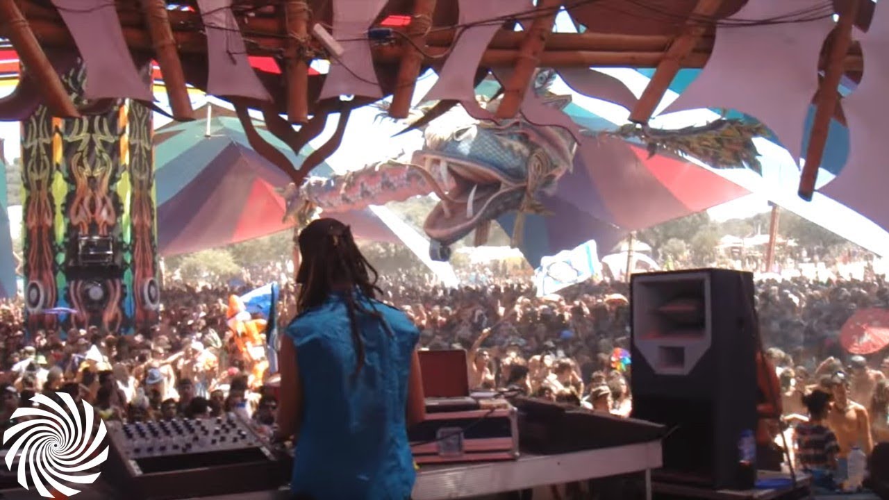 Avalon vs. G-Nome - Funky Voodoo (Captain Hook remix) @ Boom Festival 2012