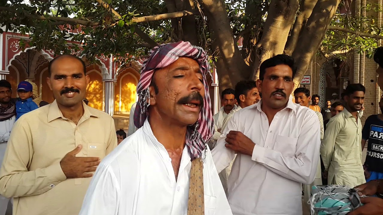 dhamal on dhol in Chiniot at Darbar Hazrat Bu Ali Qalandar - Mast Sufi Dhamal 2018