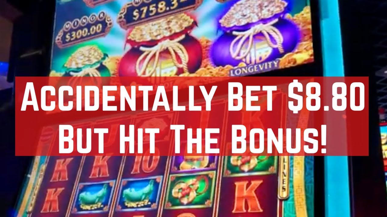Wind Creek Casino - Accidentally Bet $8.80 on Slots - Fu Dai Lian Lian Dragon Slot Machine Bag Game