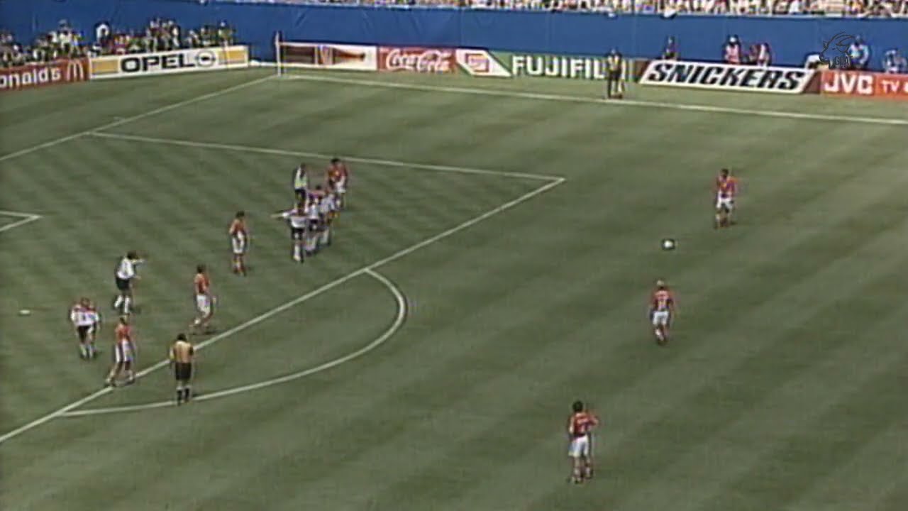Hristo Stoichkov amazing freekick goal vs Germany - WC 1994 - English commentary