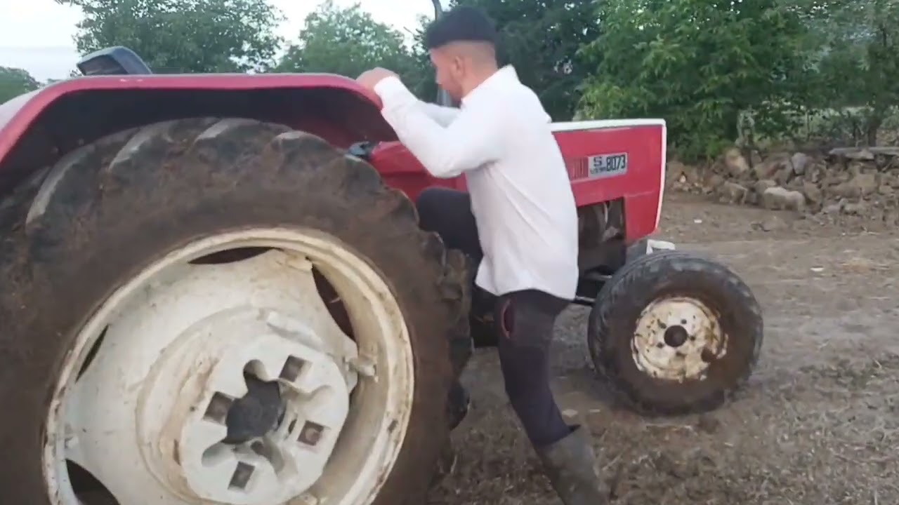 Steyr 8073 rölanti,de 1000 devir yem karıyor