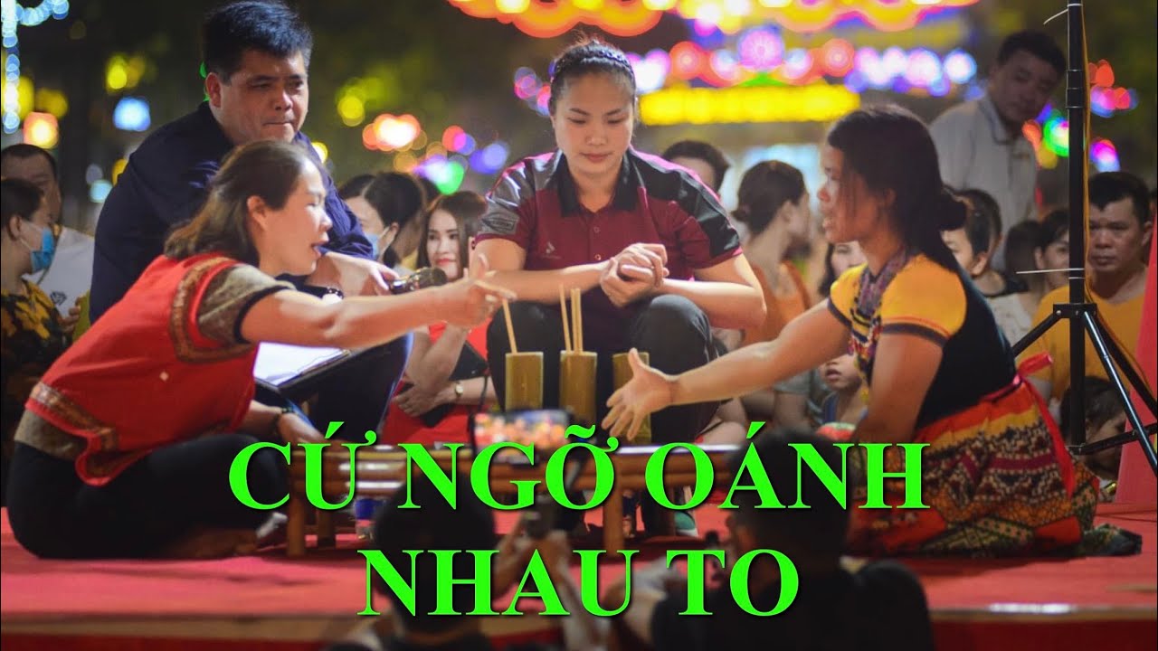 Văn Hoá Lày Cỏ ở Phố Đi Bộ Cao Bằng