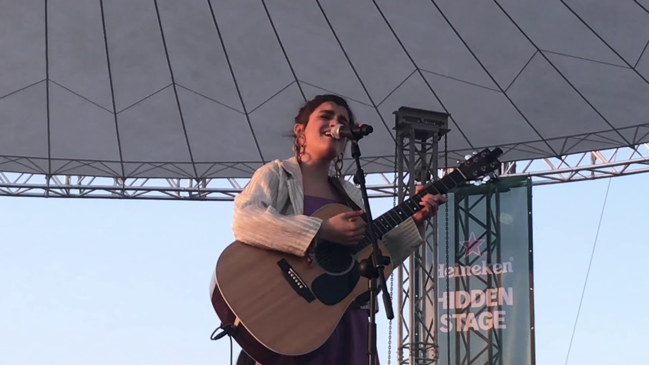 Tuya (BSO Narcos). Amaia en el Primavera Sound